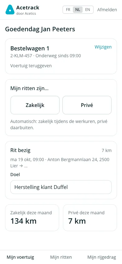Bestuurdersapp van Acetrack op een smartphone: voertuig, zakelijke of privéritten, lopende rit.